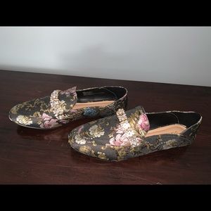 BRAND NEW Floral loafers